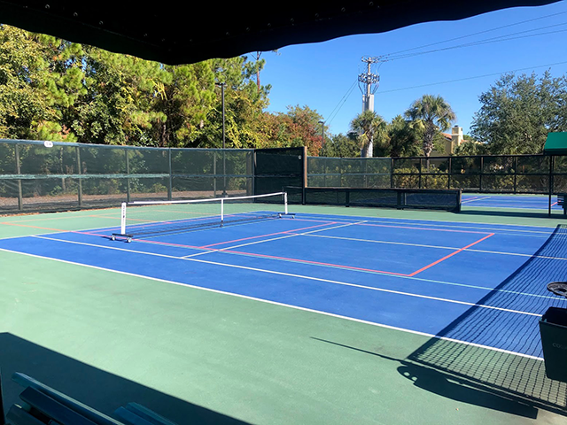 Sơn 2 lớp sân tennis-pickleball có 10% hạt cao su Plexipave USA trên nền nhựa